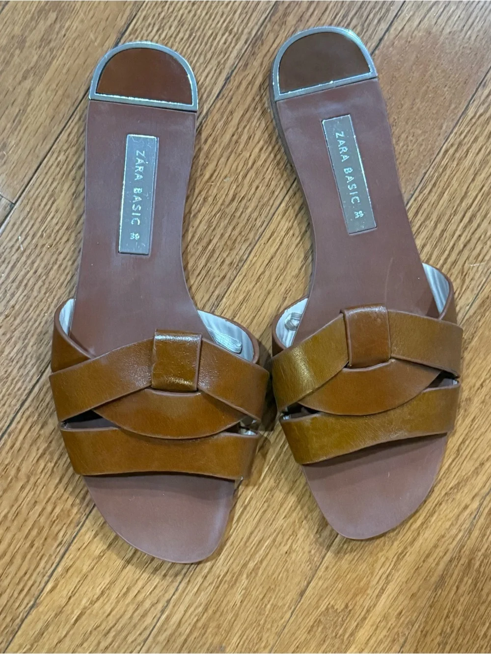 ZARA Basic Women’s 39 8-8.5? Crossover Flat Sandals Slides Criss Cross Leather? - Picture 2 of 12